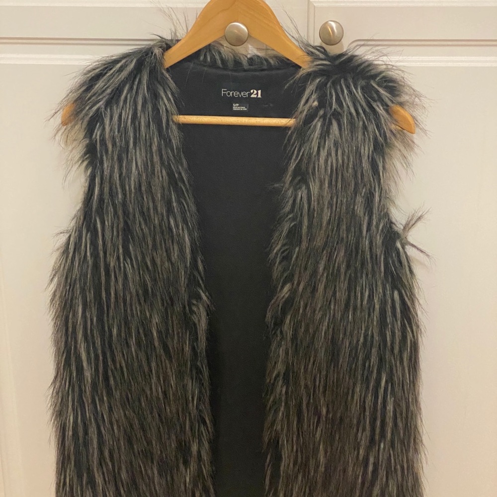 Beautiful fur Forever 21 vest
